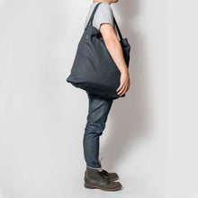 Essex st. Tote ( BLACK)